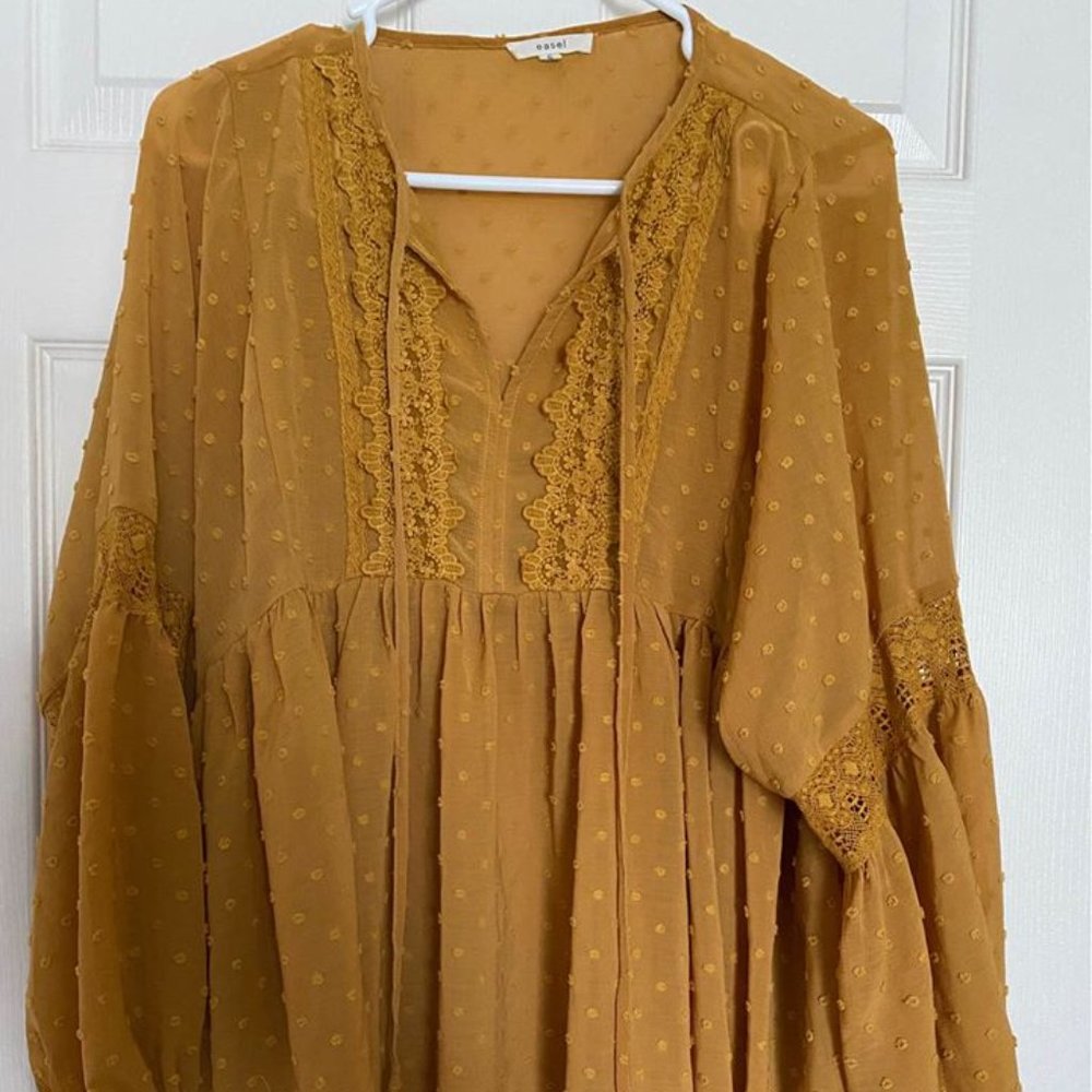 Easel Mustard Yellow Gold Long Sleeve Small